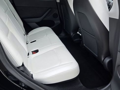 Used 2023 Tesla Model Y Performance AWD/4WD image 15
