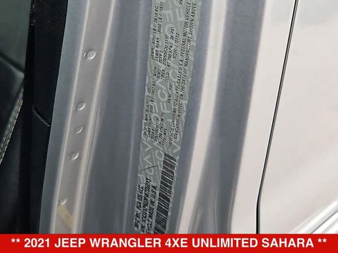 Used 2021 Jeep Wrangler Unlimited Sahara w/ Cold Weather Group AWD/4WD image 38