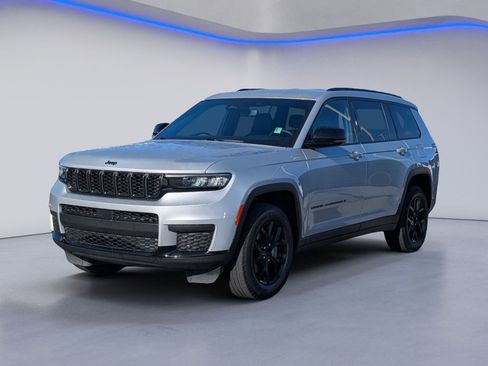 Used 2024 Jeep Grand Cherokee L Laredo image 5