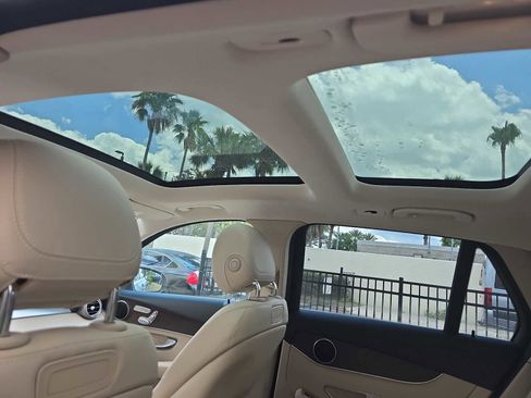 Used 2019 Mercedes-Benz GLC 300 image 25