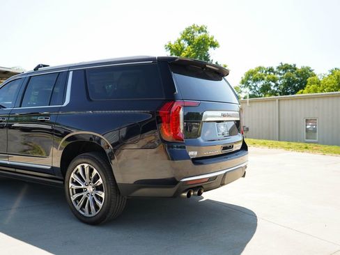 Used 2021 GMC Yukon XL Denali w/ Denali Premium Package AWD/4WD image 22