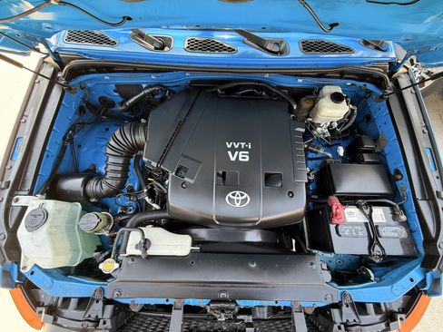 Used 2007 Toyota FJ Cruiser 4WD image 16