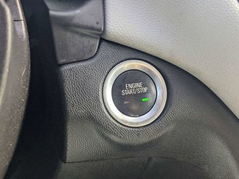 Used 2020 Chevrolet Equinox LS image 30