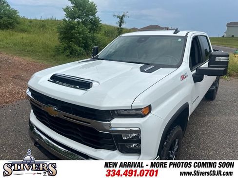Used 2025 Chevrolet Silverado 2500 LT w/ All Star Edition AWD/4WD image 4