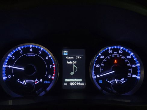 Used 2019 Toyota Highlander Plus AWD/4WD image 23