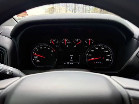 Used 2024 Chevrolet Silverado 1500 Custom image 6