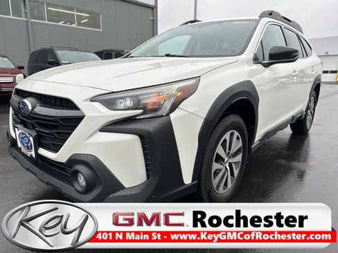 Used 2024 Subaru Outback Premium AWD/4WD image 1