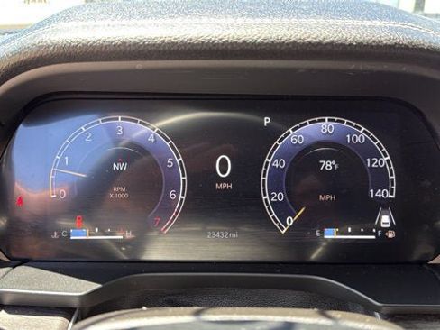 Certified 2023 Jeep Grand Cherokee Limited w/ Black Appearance Package AWD/4WD image 18