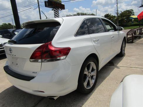 Used 2013 Toyota Venza XLE FWD image 4