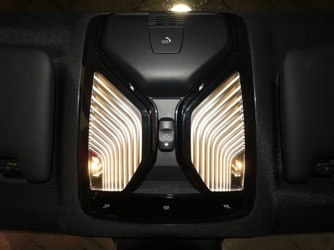 Used 2022 BMW 330e xDrive w/ Convenience Package image 32