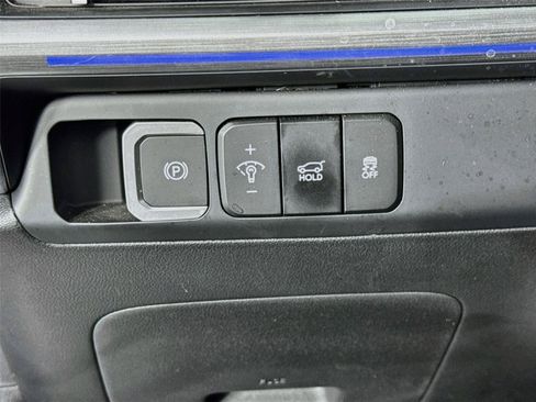 Used 2024 Hyundai Santa Fe Limited FWD image 10