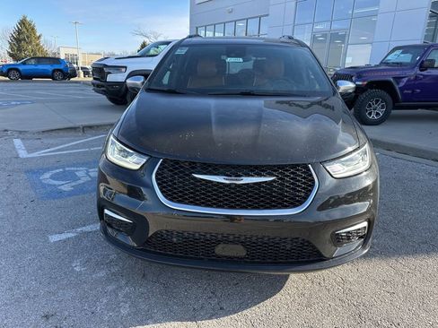 New 2026 Chrysler Pacifica Pinnacle image 9