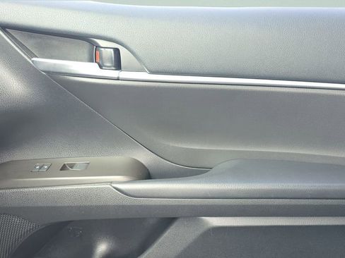 Used 2023 Toyota Camry SE image 21