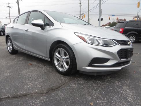 Used 2016 Chevrolet Cruze LT image 1