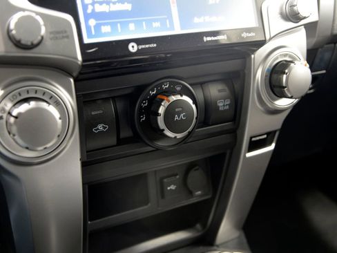 Used 2021 Toyota 4Runner SR5 image 24