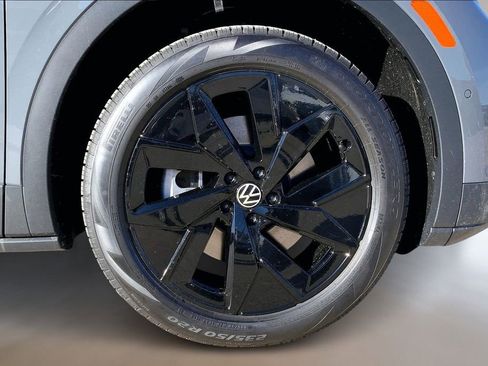 New 2025 Volkswagen ID.4 Pro S AWD/4WD image 13