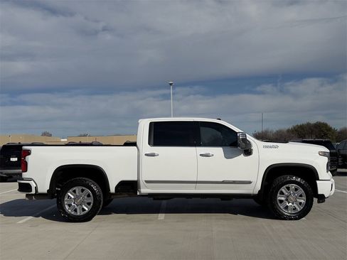 Certified 2024 Chevrolet Silverado 2500 High Country w/ High Country Premium Package image 3