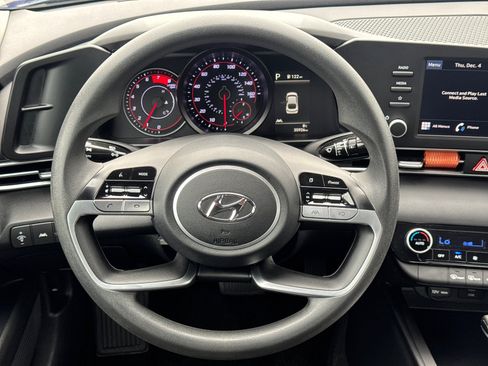 Used 2023 Hyundai Elantra SEL image 24