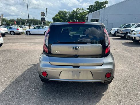 Used 2018 Kia Soul + w/ Audio Package FWD image 4