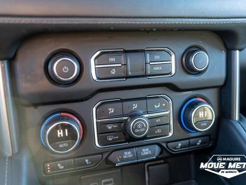 Used 2021 Chevrolet Tahoe LT w/ LT Signature Package image 28