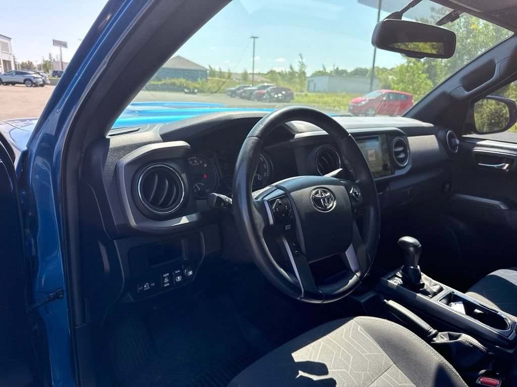 Used 2017 Toyota Tacoma TRD Sport w/ Tow Package RWD image 20