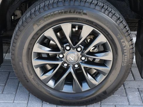 Used 2023 Lexus GX 460 Premium AWD/4WD image 47