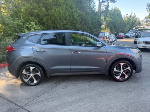 Used 2016 Hyundai Tucson Limited w/ Option Group 03 AWD/4WD image 2