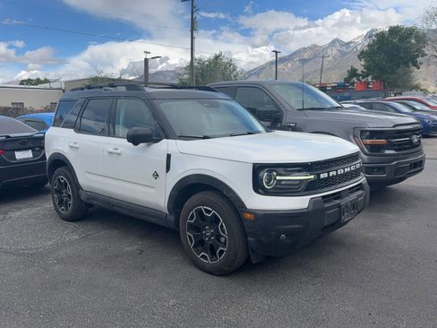 Used 2025 Ford Bronco Sport Outer Banks w/ Outer Banks Tech Package+ AWD/4WD image 3