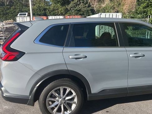 Used 2023 Honda CR-V EX-L image 11