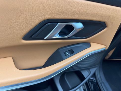 Used 2025 BMW 330i Sedan image 38