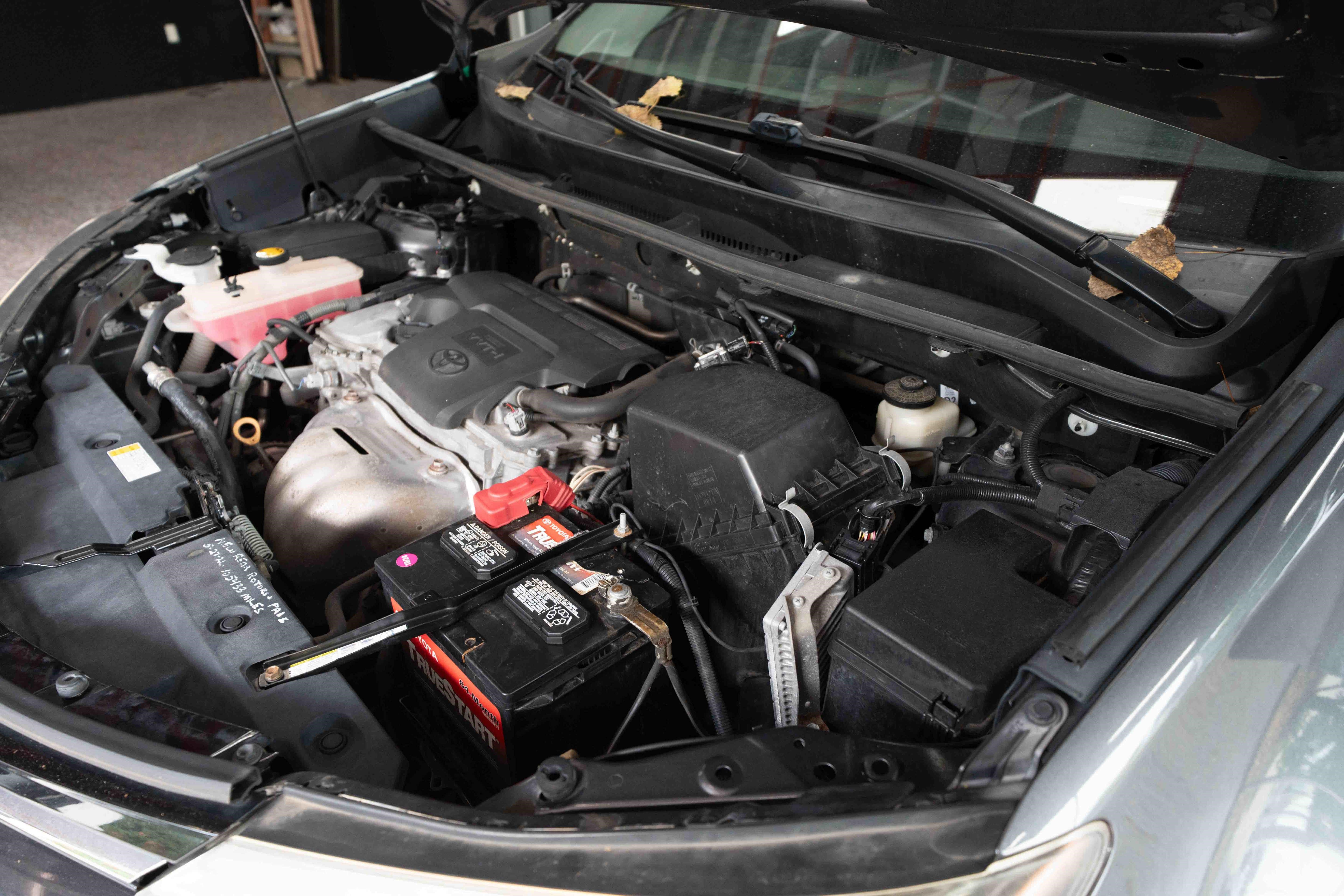 Used 2018 Toyota RAV4 XLE AWD/4WD image 33