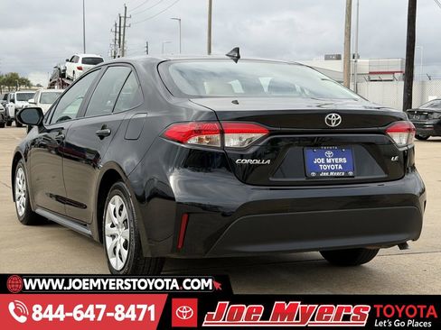 Used 2025 Toyota Corolla LE image 7
