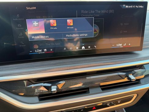 Used 2025 BMW X5 xDrive40i w/ M Sport Package AWD/4WD image 23
