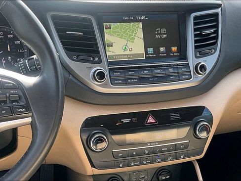 Used 2017 Hyundai Tucson Limited image 9