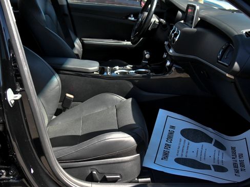 Used 2019 Kia Stinger RWD image 44
