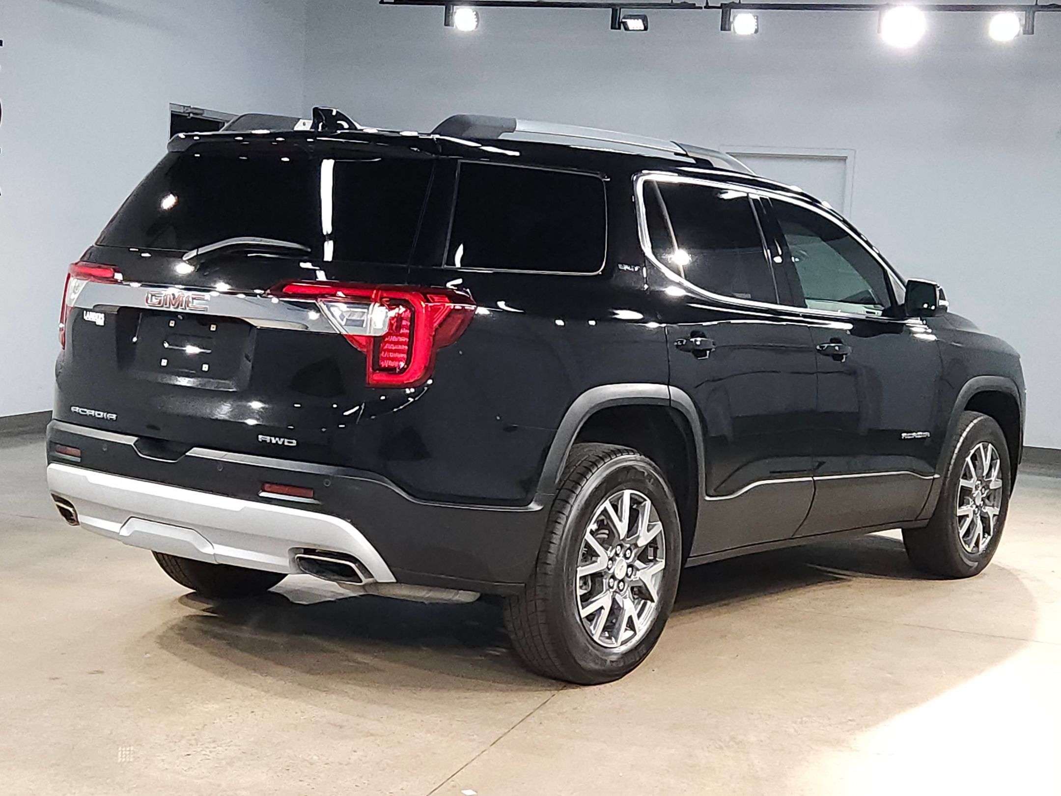 Used 2023 GMC Acadia SLT AWD/4WD image 7