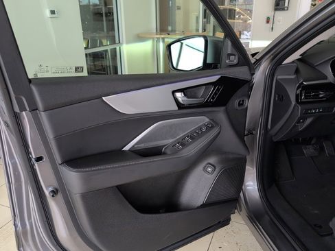 Certified 2026 Acura MDX w/ Technology Package image 8