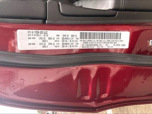 Used 2019 Jeep Grand Cherokee Limited image 33