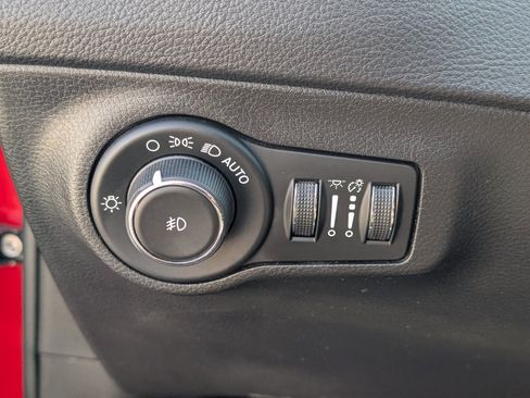 Used 2019 Jeep Compass Trailhawk image 30