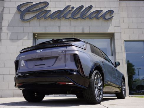 Used 2024 Cadillac Lyriq Sport AWD/4WD image 4