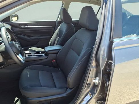 Used 2023 Nissan Altima 2.5 SV FWD image 12
