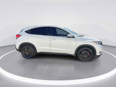 Used 2016 Honda HR-V LX image 9