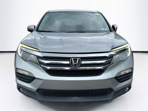 Used 2017 Honda Pilot EX image 2