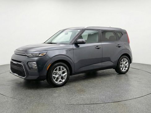 Used 2025 Kia Soul LX w/ LX Technology Package image 3