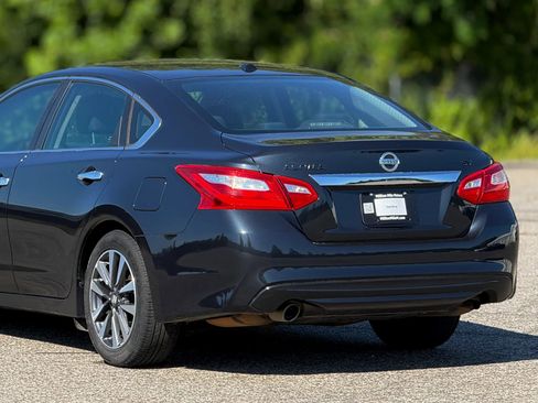 Used 2017 Nissan Altima 2.5 SV FWD image 16