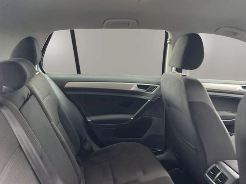 Used 2016 Volkswagen Golf S image 20