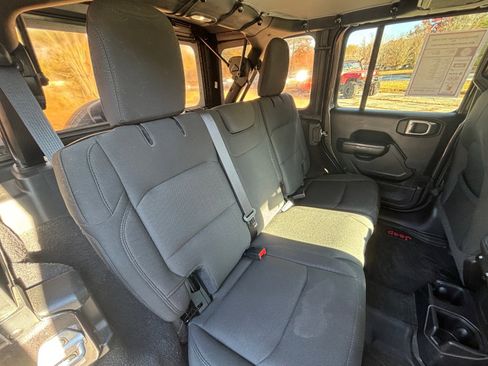 Used 2021 Jeep Wrangler Unlimited Sport S image 18