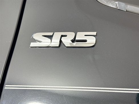 Used 2020 Toyota Tacoma SR5 RWD image 13