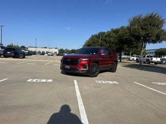 Used 2023 Chevrolet Traverse RS FWD video 1
