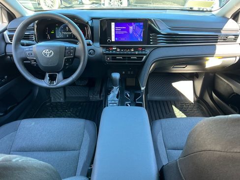 Used 2025 Toyota Camry LE w/ Convenience Package image 14